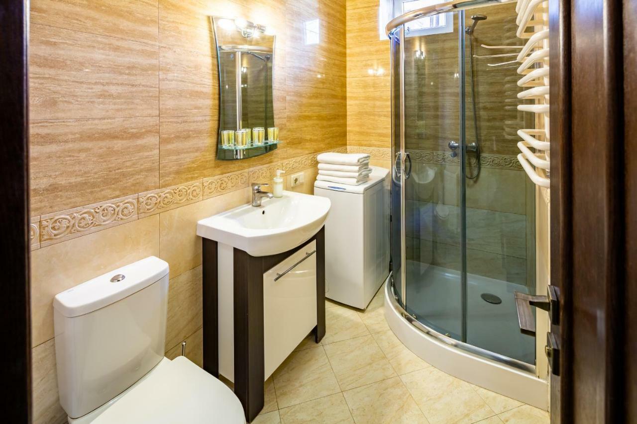 Alfa Apartments Kniazia Romana 11 Lviv Ngoại thất bức ảnh