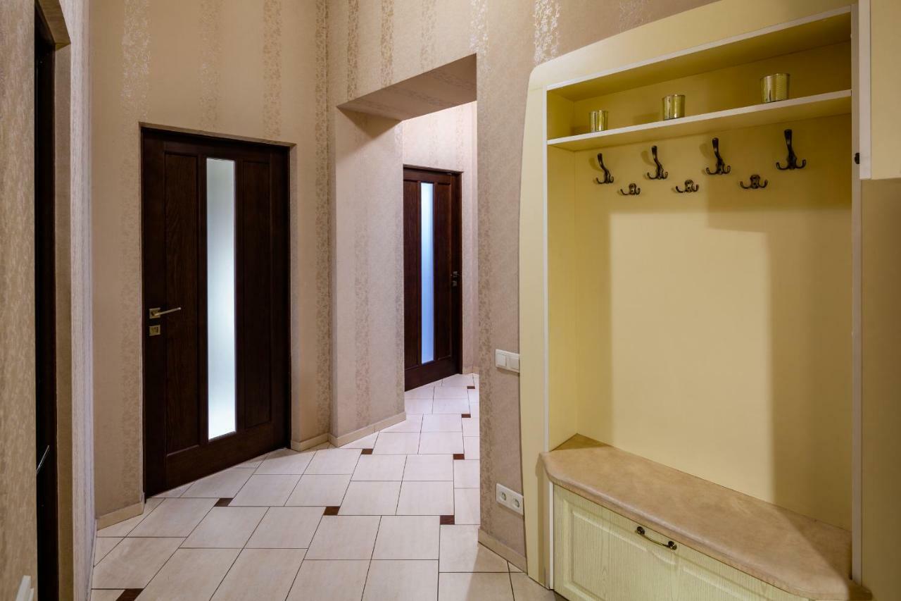 Alfa Apartments Kniazia Romana 11 Lviv Ngoại thất bức ảnh